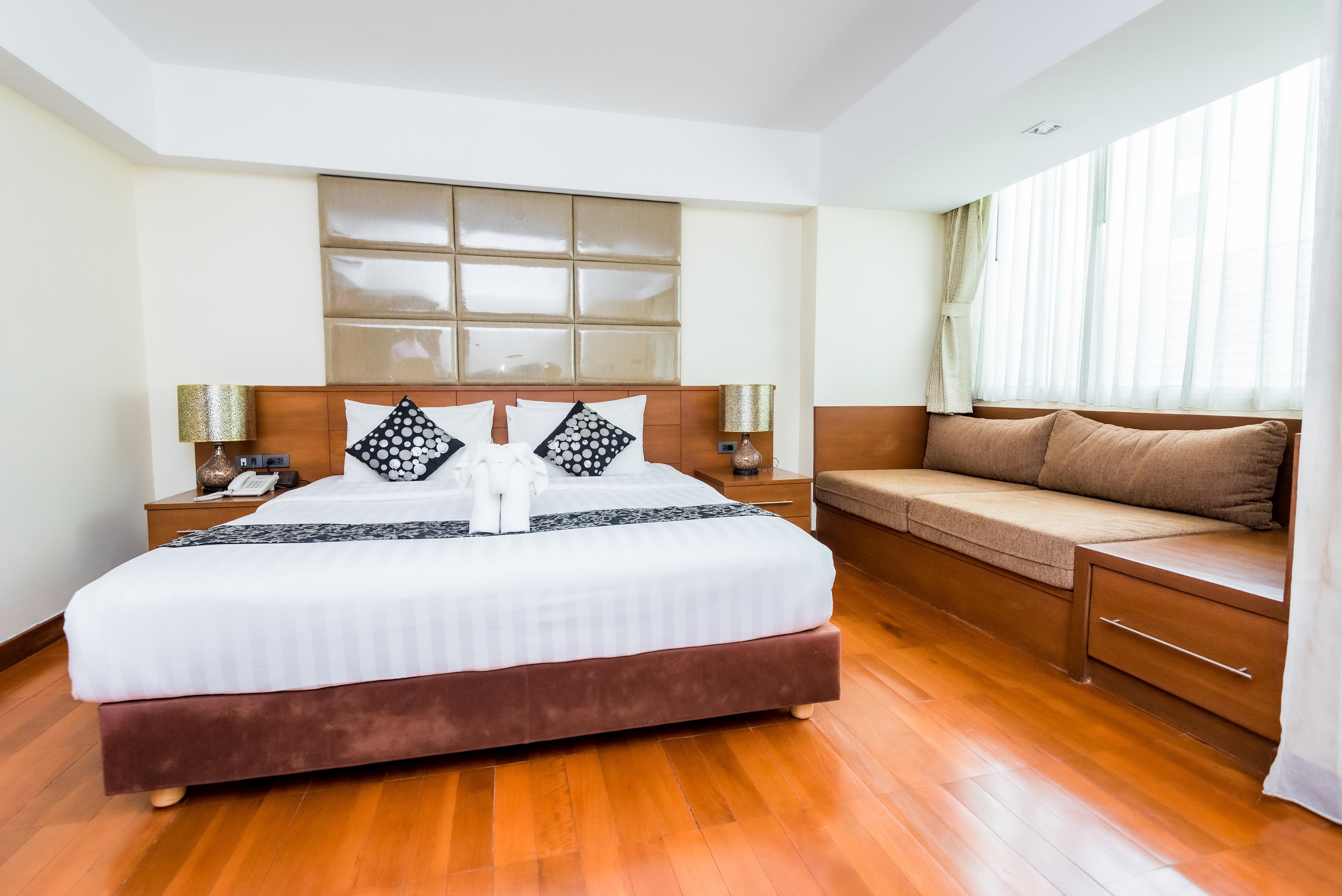 Bally Suite Sukhumvit Bangkok Exterior photo