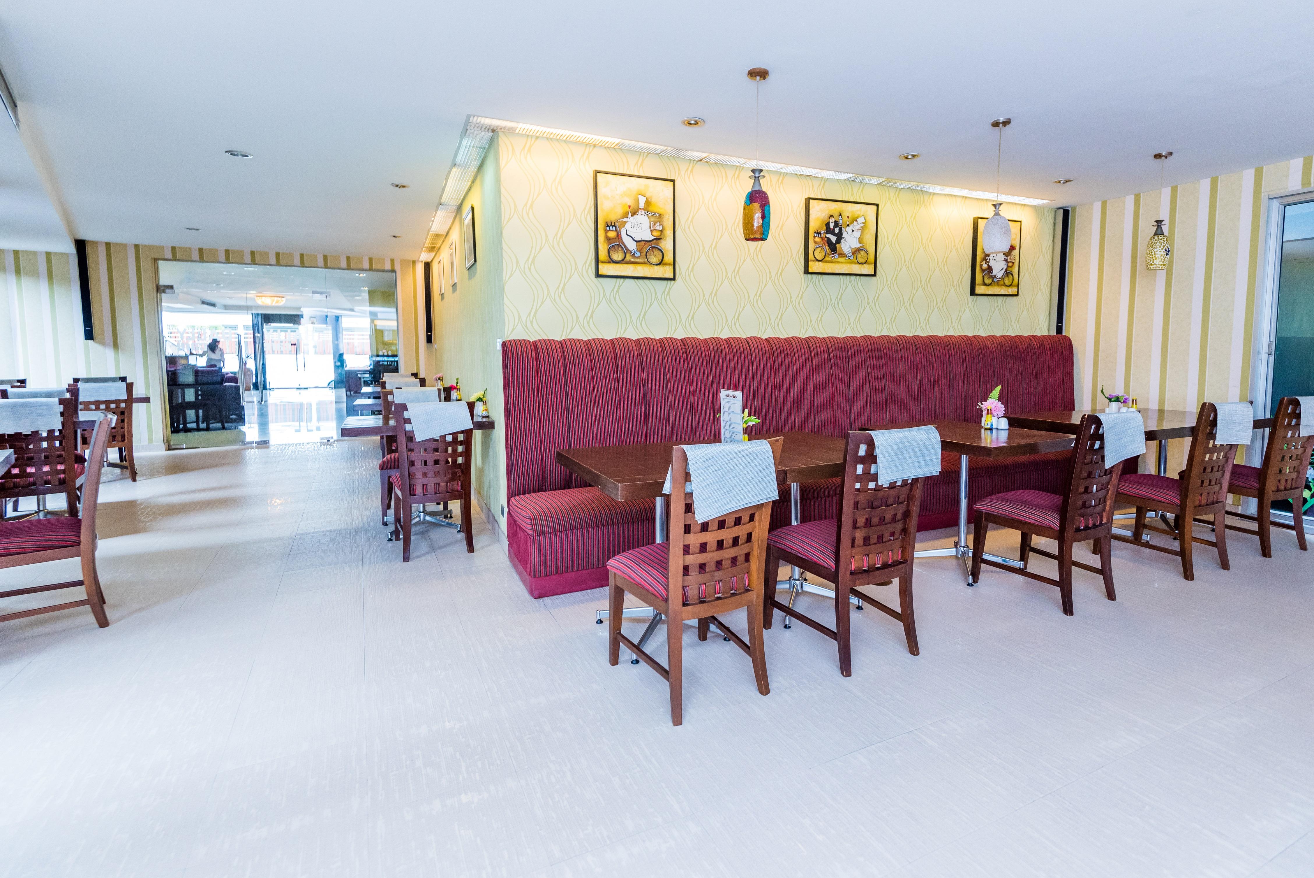 Bally Suite Sukhumvit Bangkok Exterior photo
