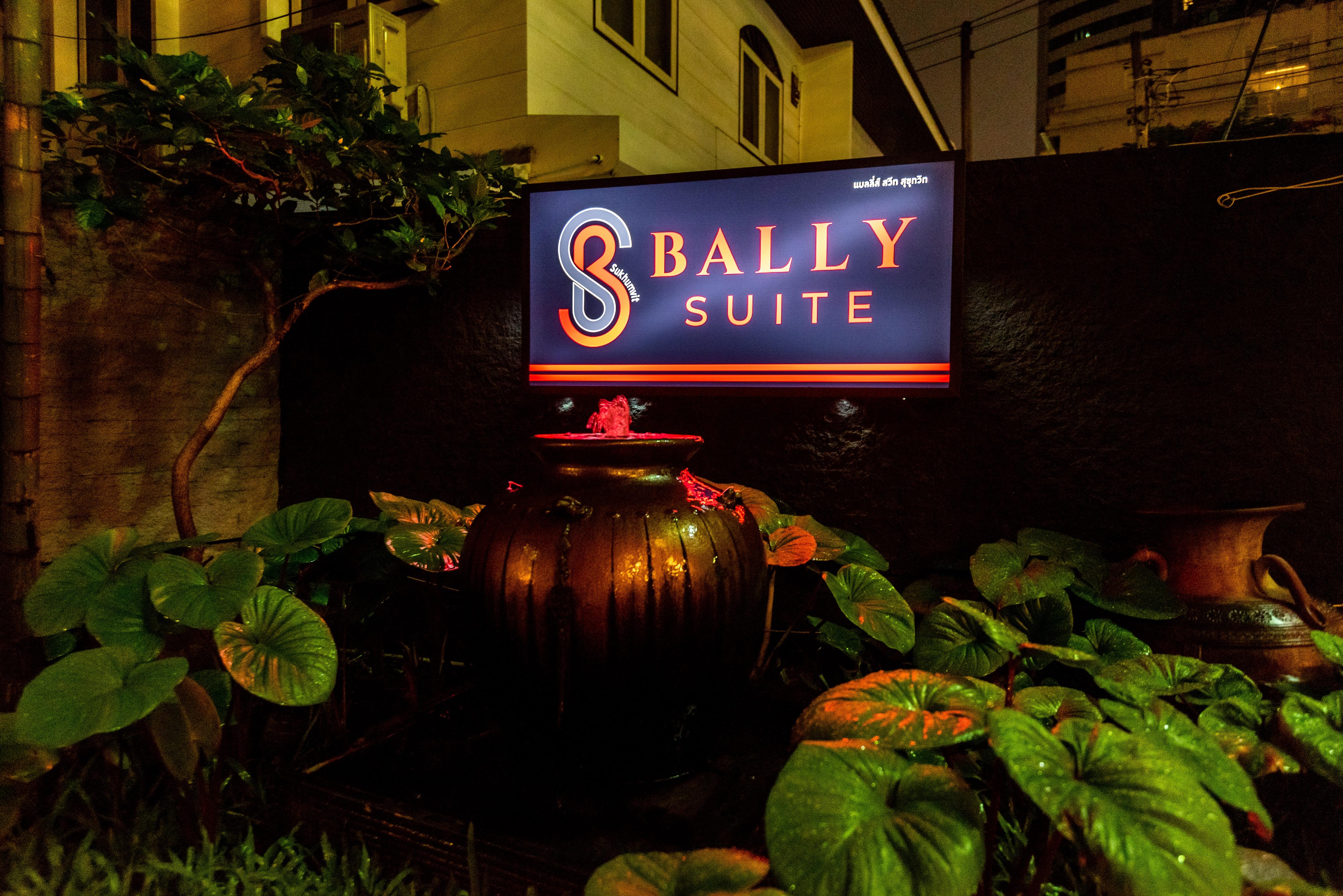 Bally Suite Sukhumvit Bangkok Exterior photo