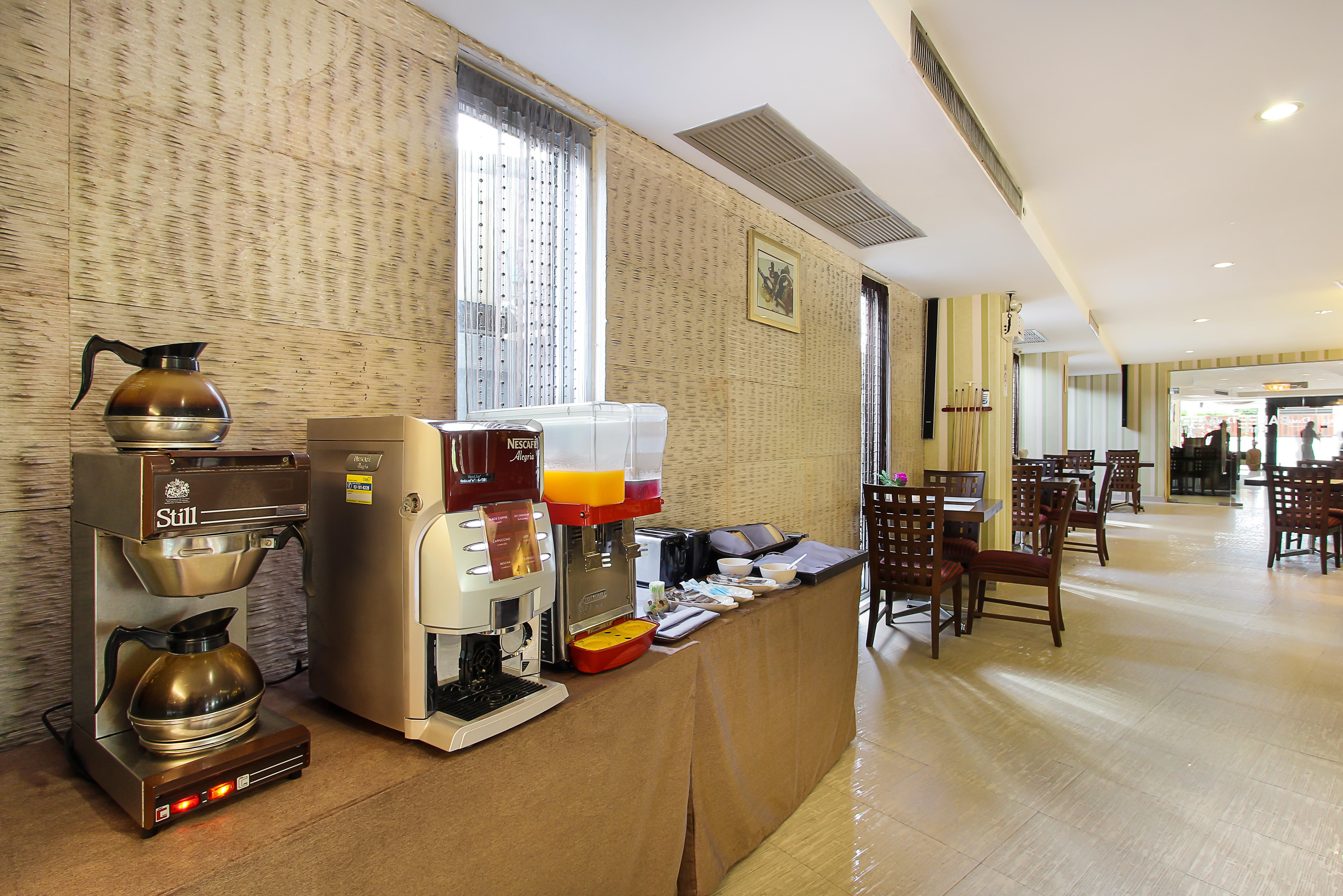 Bally Suite Sukhumvit Bangkok Exterior photo