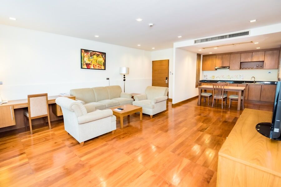 Bally Suite Sukhumvit Bangkok Exterior photo